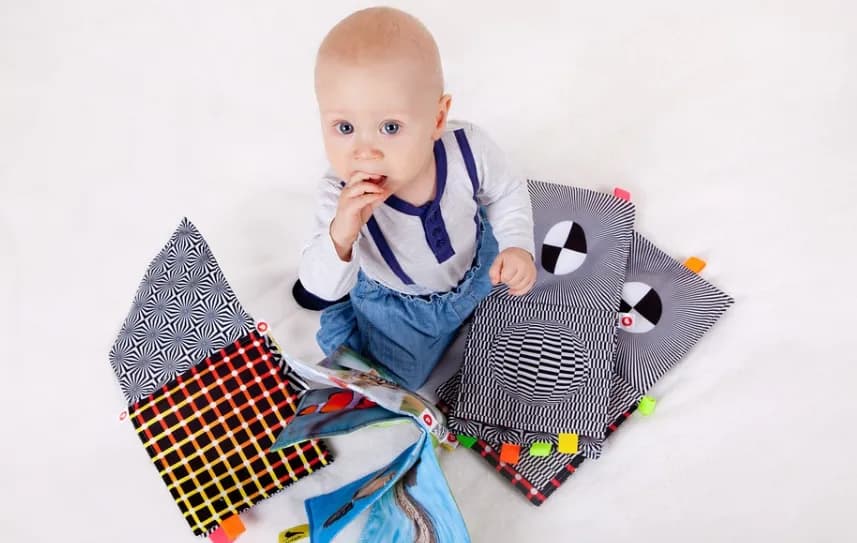 Przytulanka sensoryczna od kiedy? Idealny wiek dla Twojego dziecka