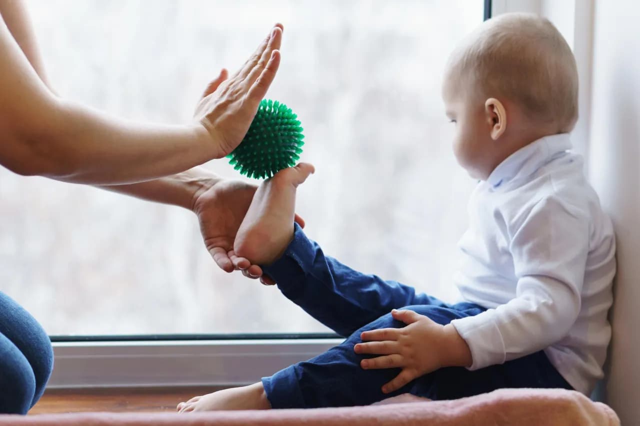 Jak używać piłeczek sensorycznych dla rozwoju dziecka i zabawy