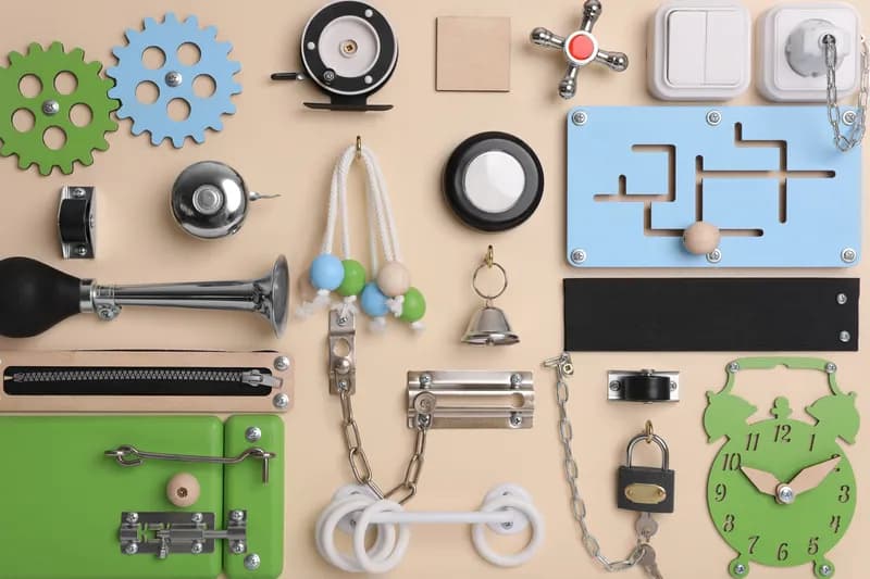 Jak zrobić tablicę sensoryczną, aby rozwijać zmysły dziecka w bezpieczny sposób