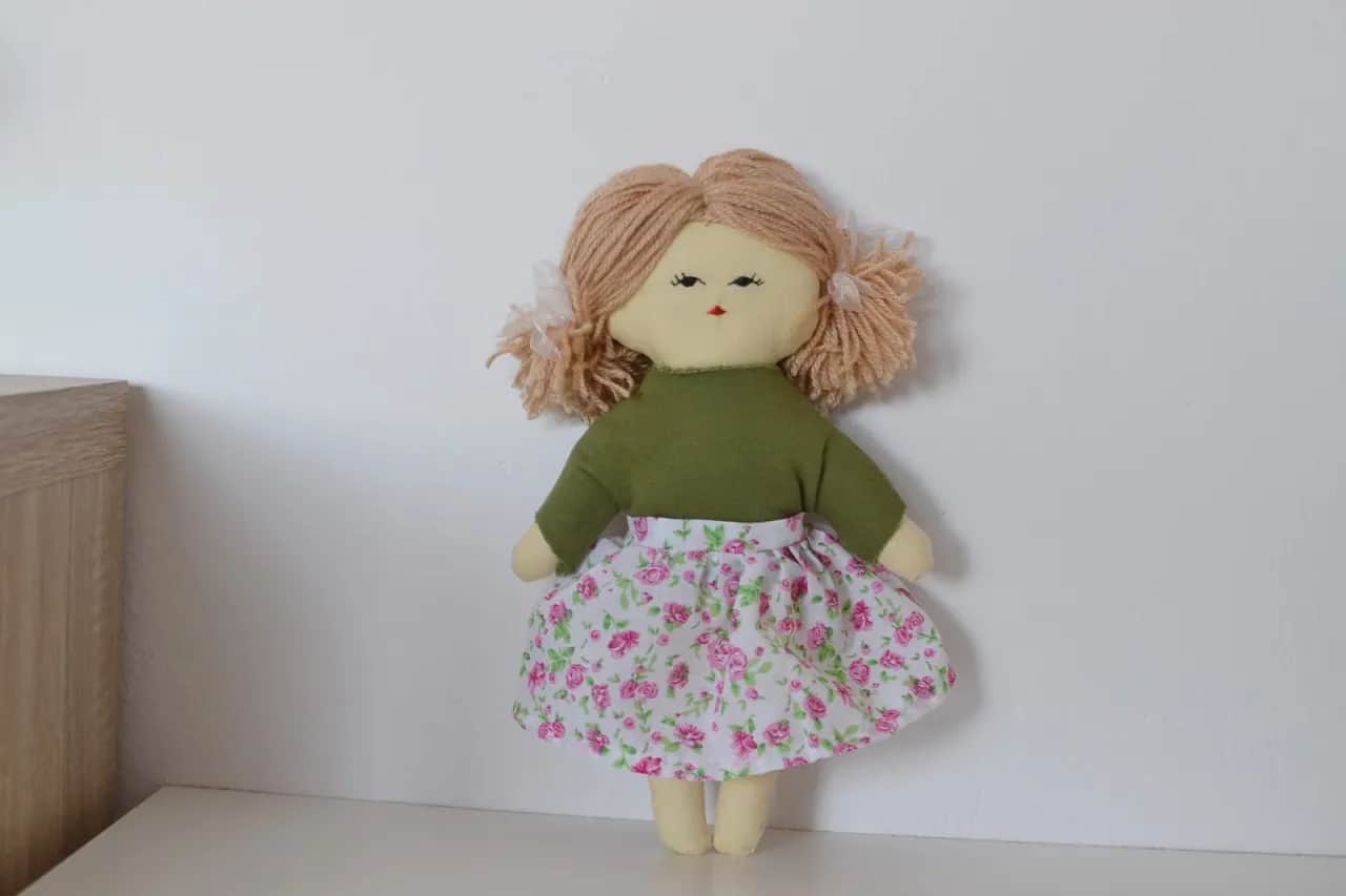 Jak uszyć lalkę przytulankę - krok po kroku z wzorami i filmami