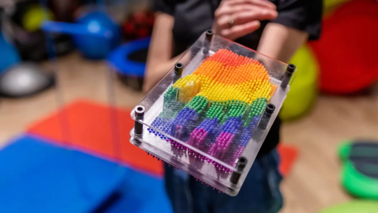 Czy zaburzenia integracji sensorycznej to autyzm? Poznaj różnice